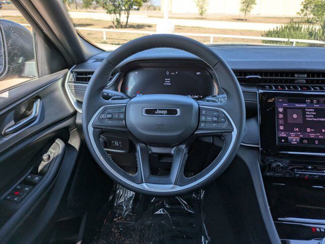 2025 Jeep Grand Cherokee L Laredo X Castroville TX