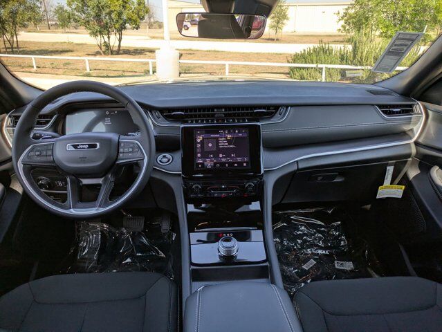 2025 Jeep Grand Cherokee L Laredo X Castroville TX