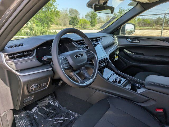 2025 Jeep Grand Cherokee L Laredo X Castroville TX
