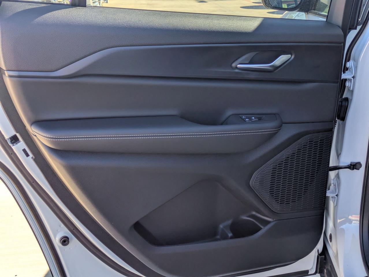 2025 Jeep Grand Cherokee L Laredo X Castroville TX