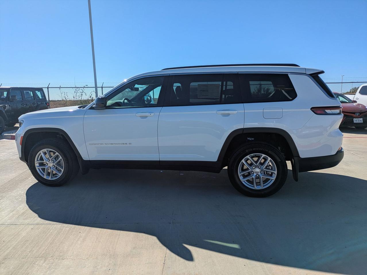 2025 Jeep Grand Cherokee L Laredo X Castroville TX