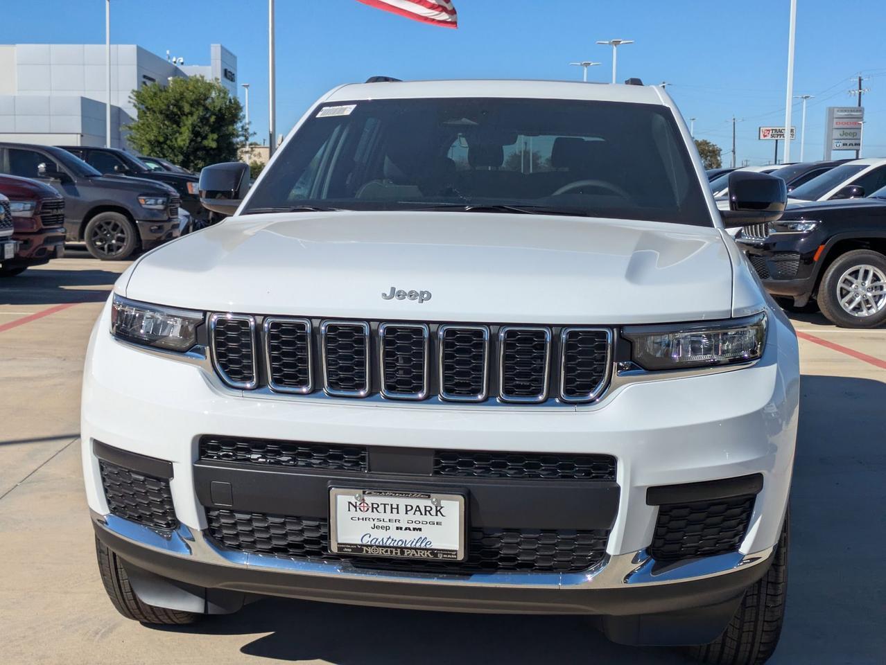 2025 Jeep Grand Cherokee L Laredo X Castroville TX