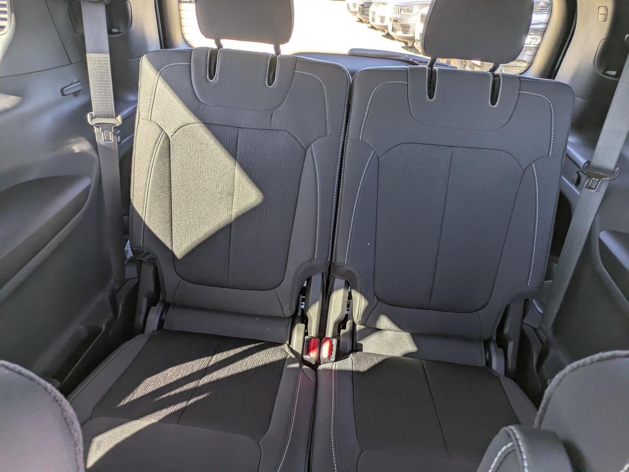 2025 Jeep Grand Cherokee L Laredo X Castroville TX