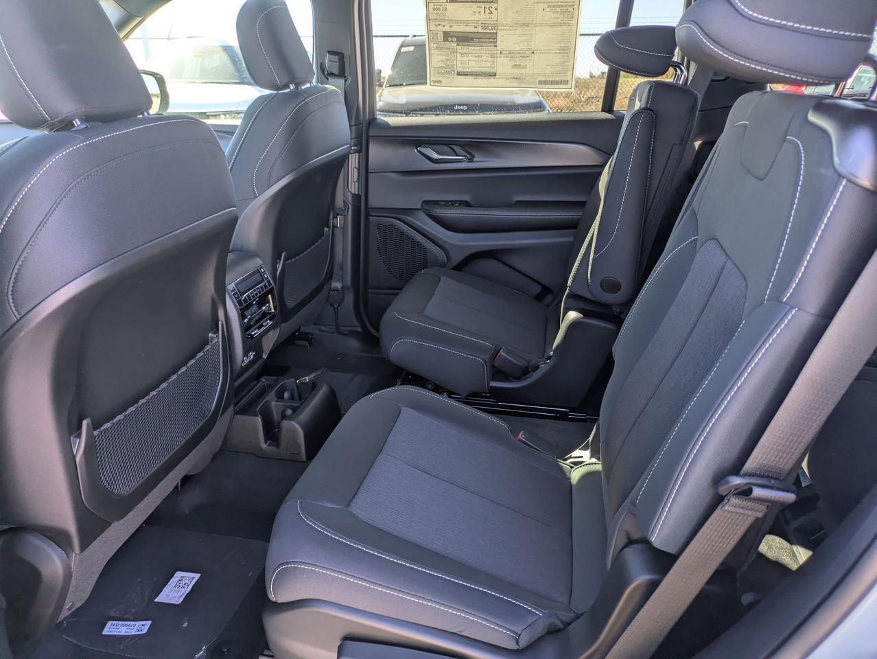 2025 Jeep Grand Cherokee L Laredo X Castroville TX