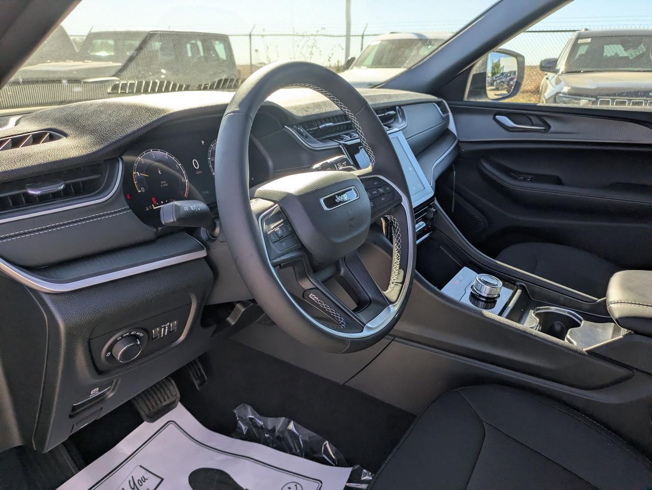 2025 Jeep Grand Cherokee L Laredo X Castroville TX