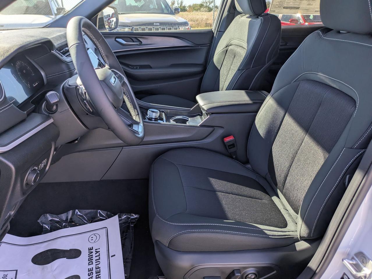 2025 Jeep Grand Cherokee L Laredo X Castroville TX