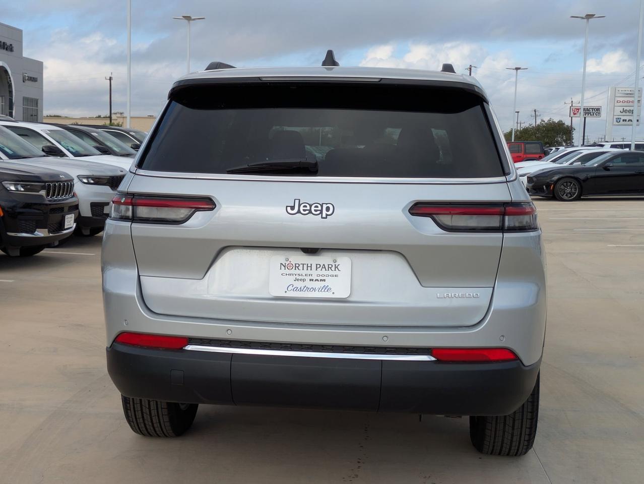 2025 Jeep Grand Cherokee L Laredo X Castroville TX