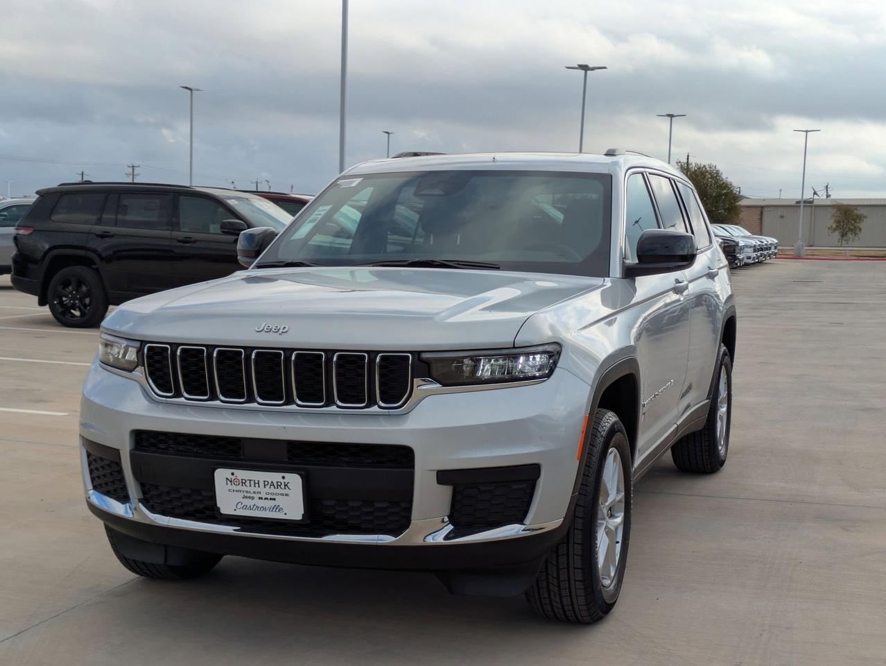 2025 Jeep Grand Cherokee L Laredo X Castroville TX