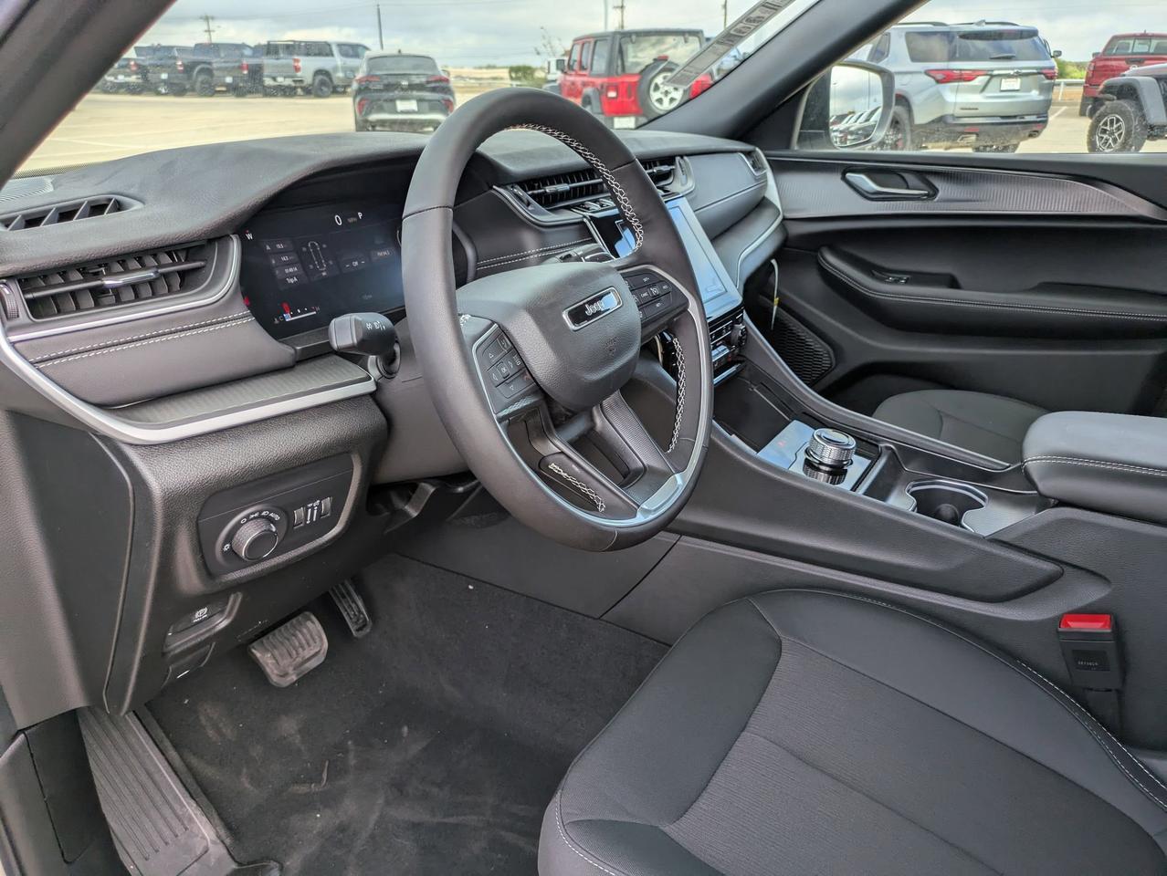 2025 Jeep Grand Cherokee L Laredo X Castroville TX