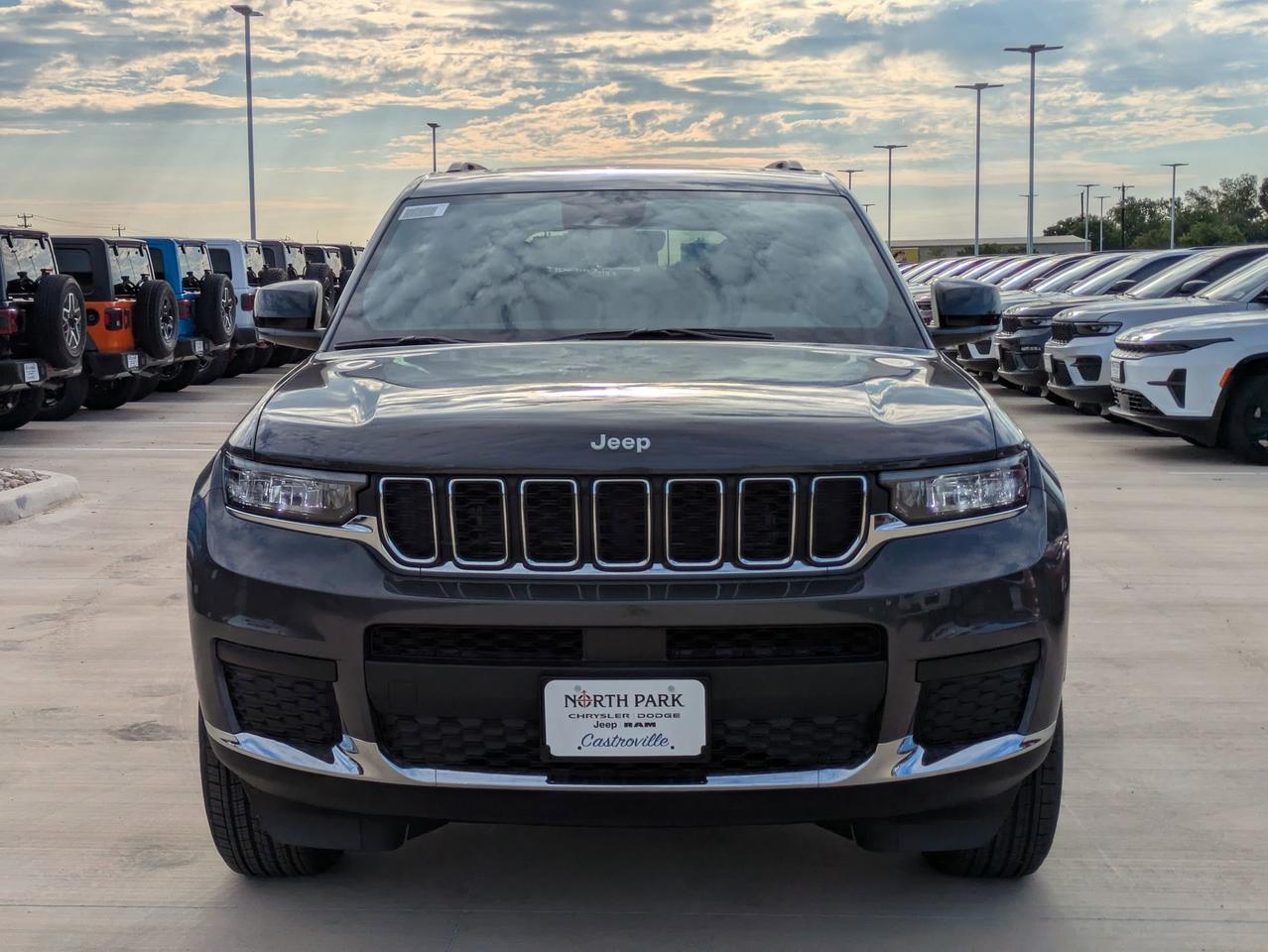 2025 Jeep Grand Cherokee L Laredo X Castroville TX