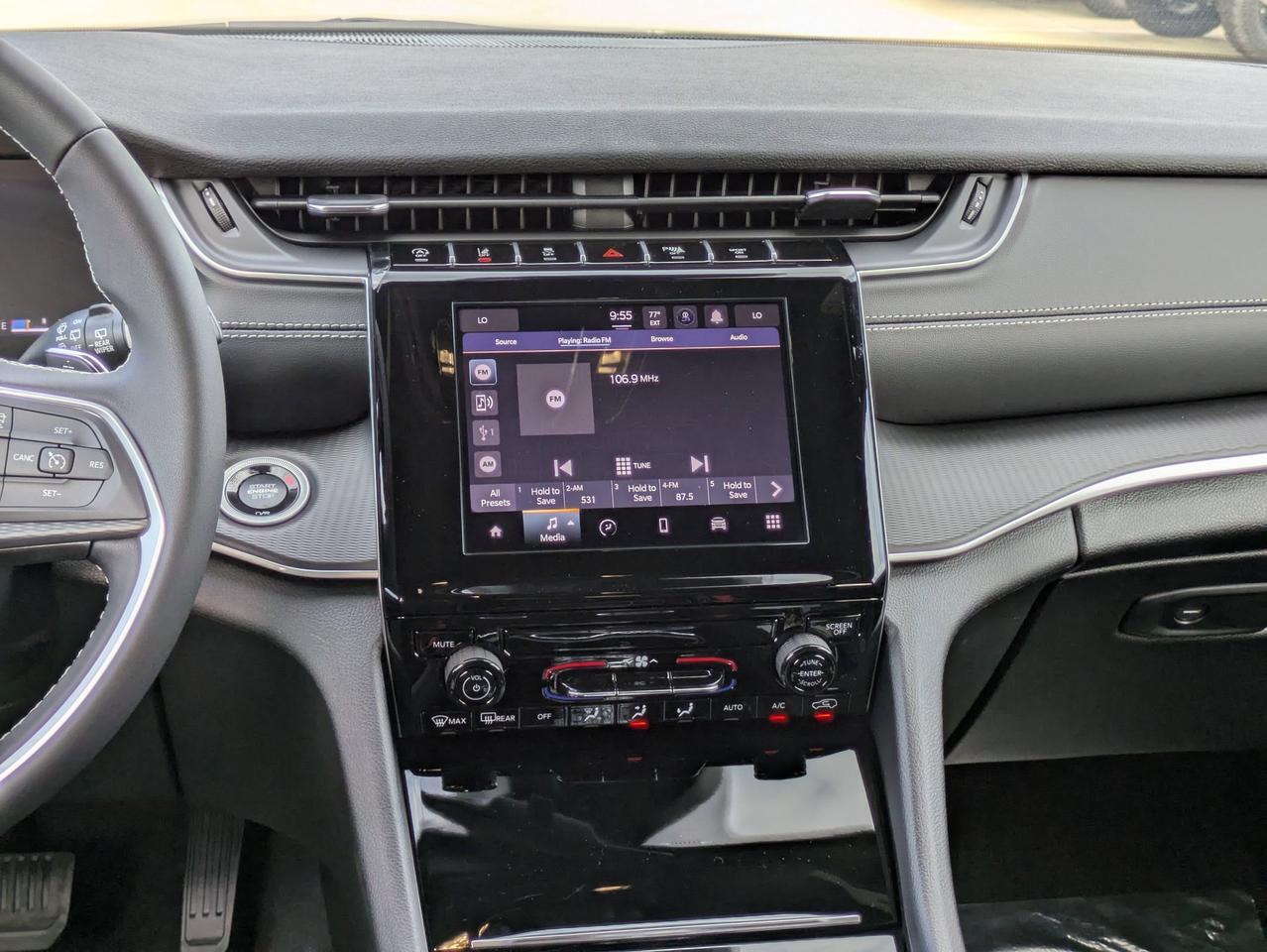 2025 Jeep Grand Cherokee L Laredo X Castroville TX