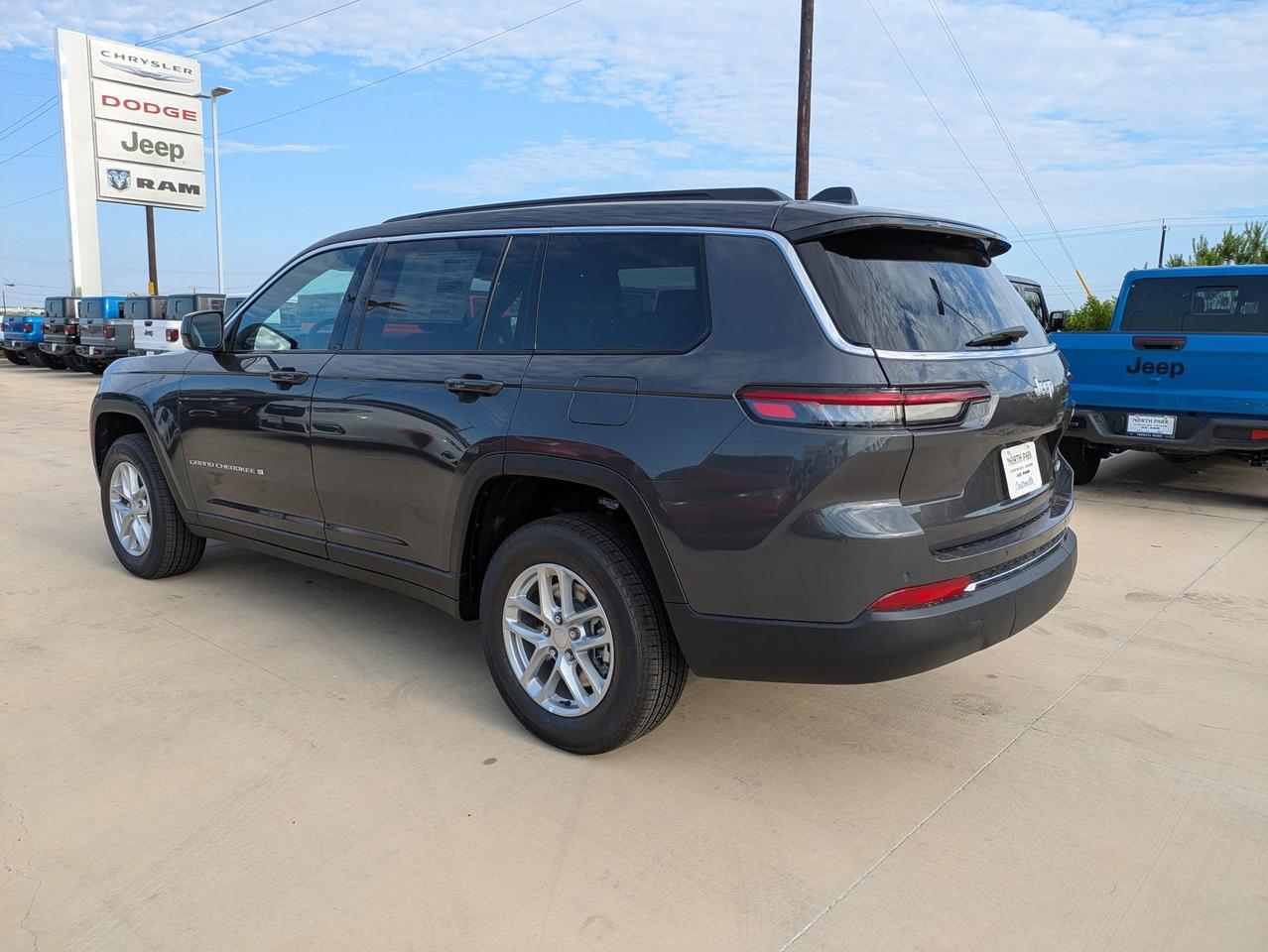 2025 Jeep Grand Cherokee L Laredo X Castroville TX
