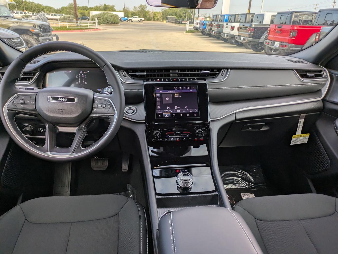 2025 Jeep Grand Cherokee L Laredo X Castroville TX