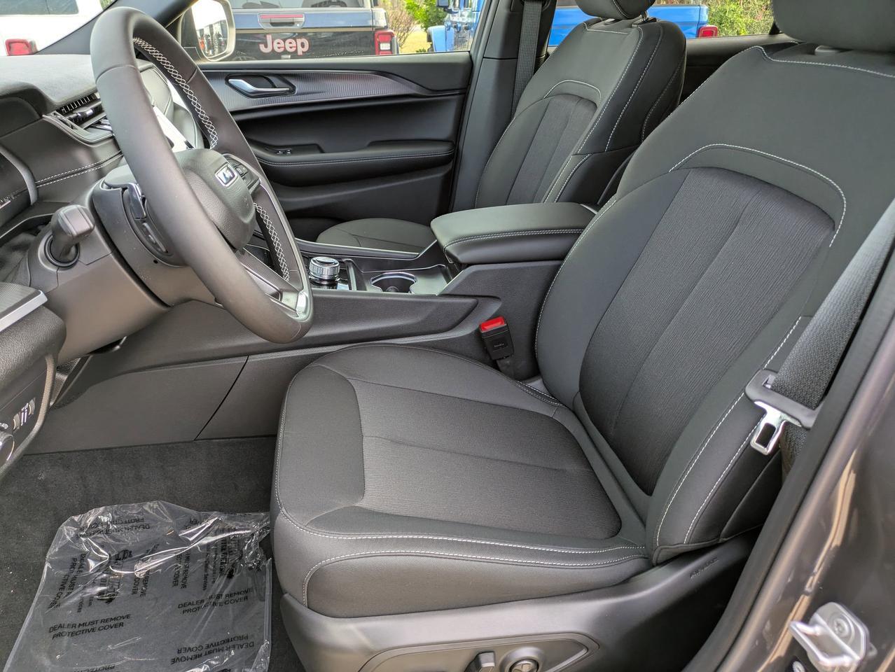 2025 Jeep Grand Cherokee L Laredo X Castroville TX