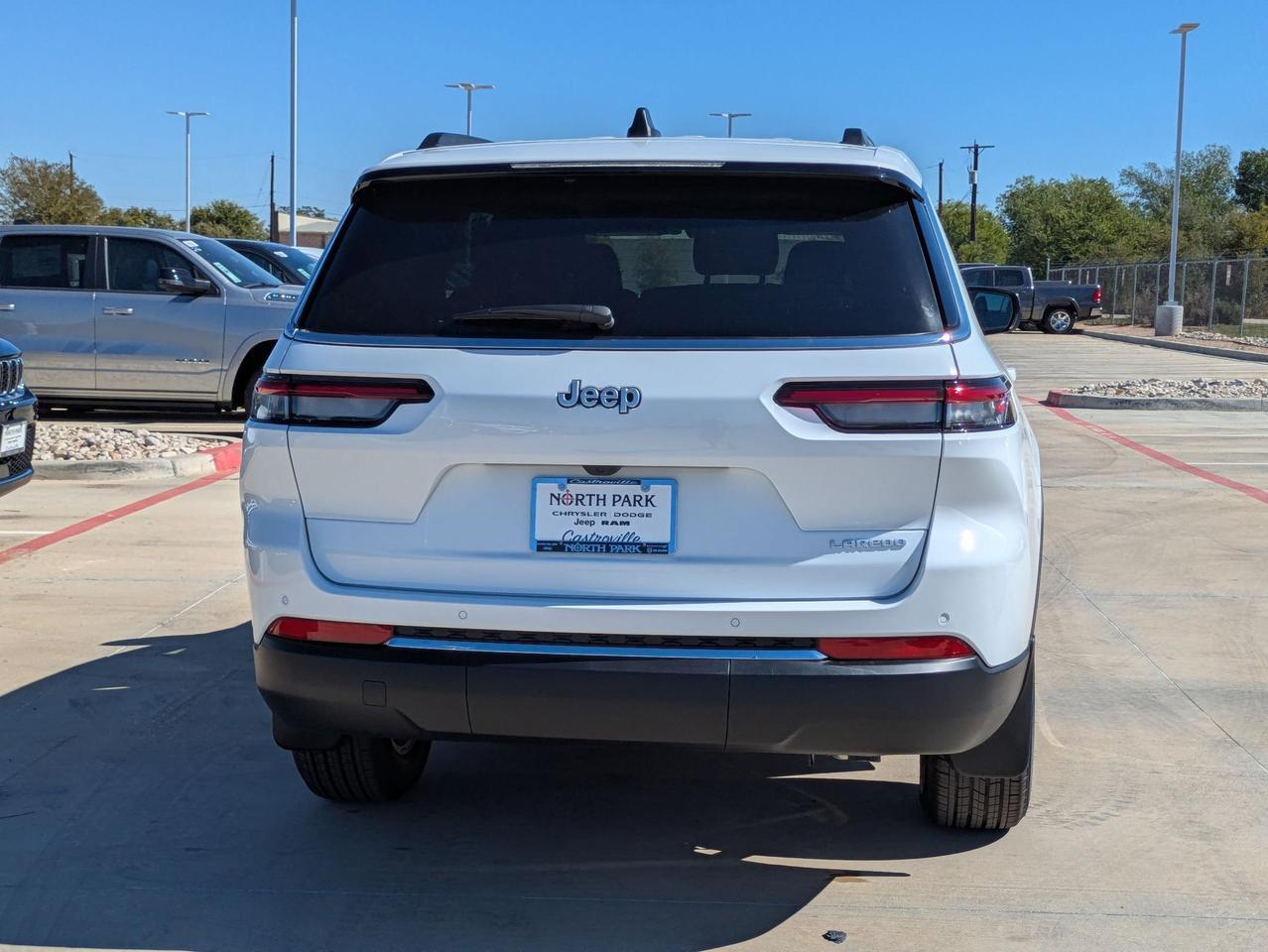 2025 Jeep Grand Cherokee L Laredo X Castroville TX