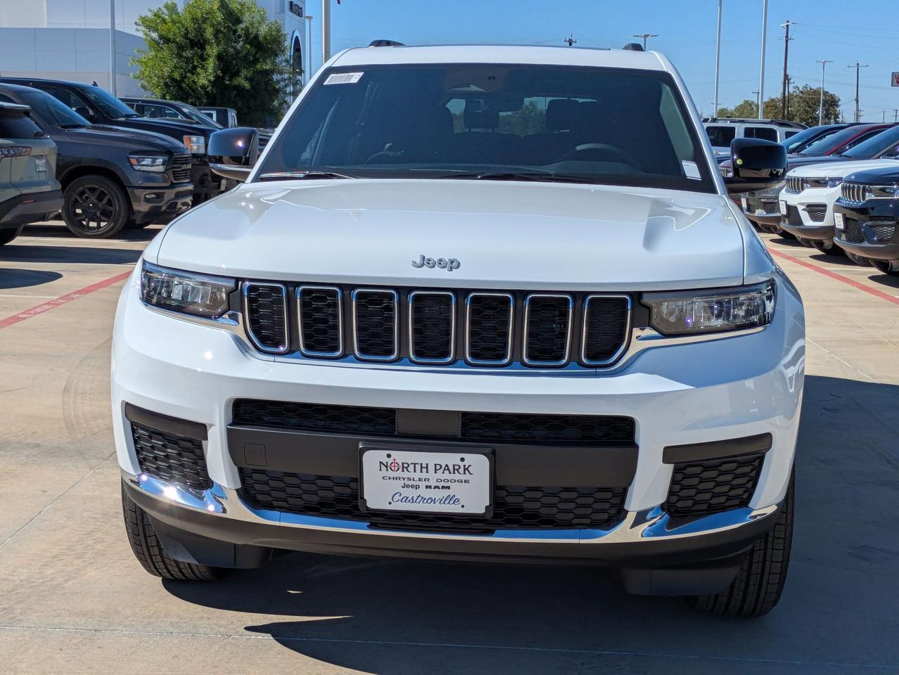 2025 Jeep Grand Cherokee L Laredo X Castroville TX