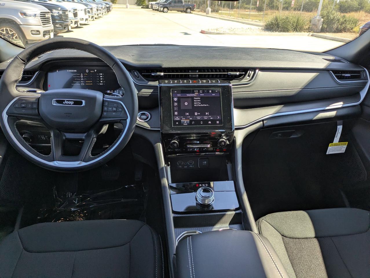 2025 Jeep Grand Cherokee L Laredo X Castroville TX