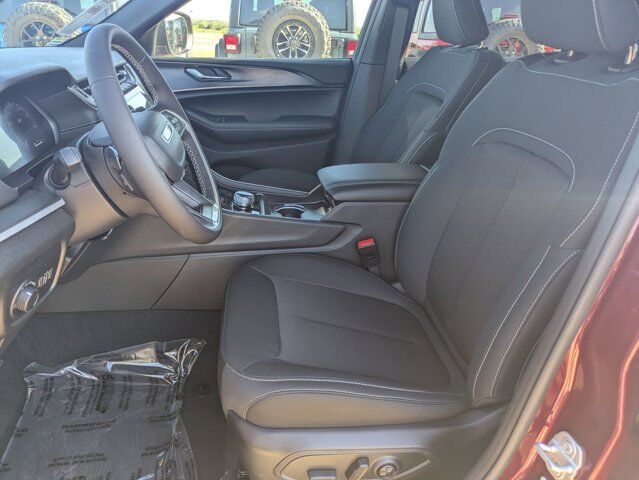 2025 Jeep Grand Cherokee L Laredo X Castroville TX