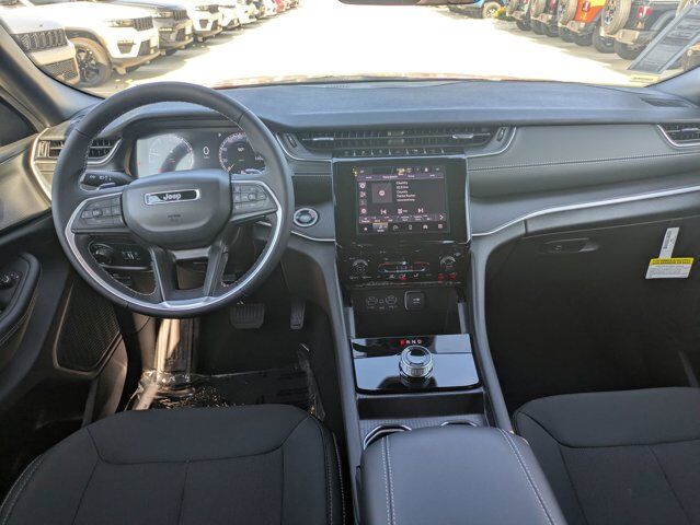 2025 Jeep Grand Cherokee L Laredo X Castroville TX
