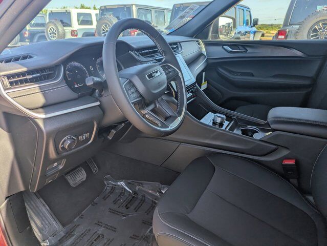 2025 Jeep Grand Cherokee L Laredo X Castroville TX