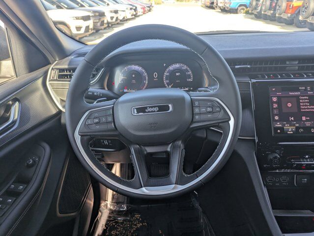 2025 Jeep Grand Cherokee L Laredo X Castroville TX