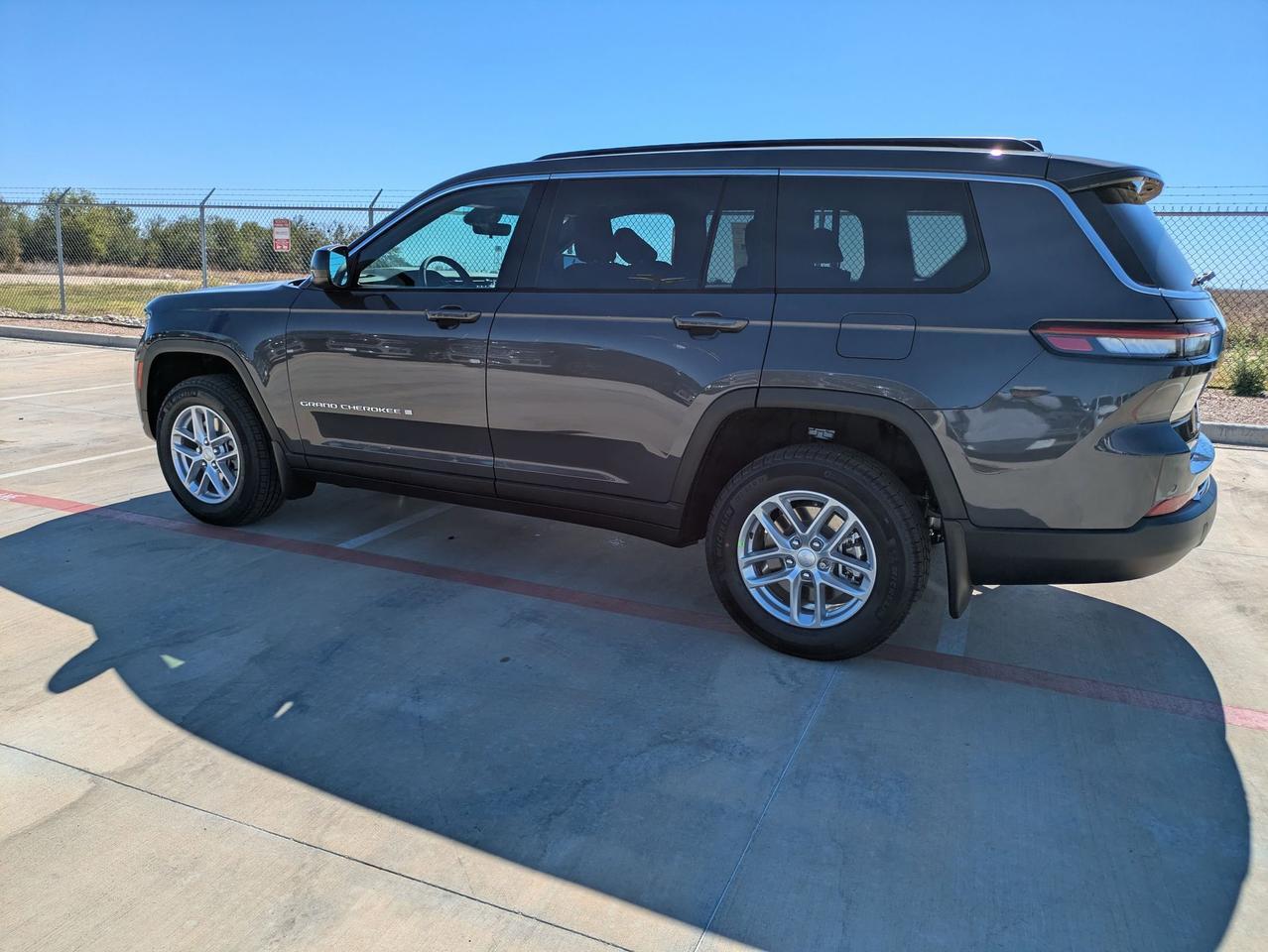 2025 Jeep Grand Cherokee L Laredo X Castroville TX