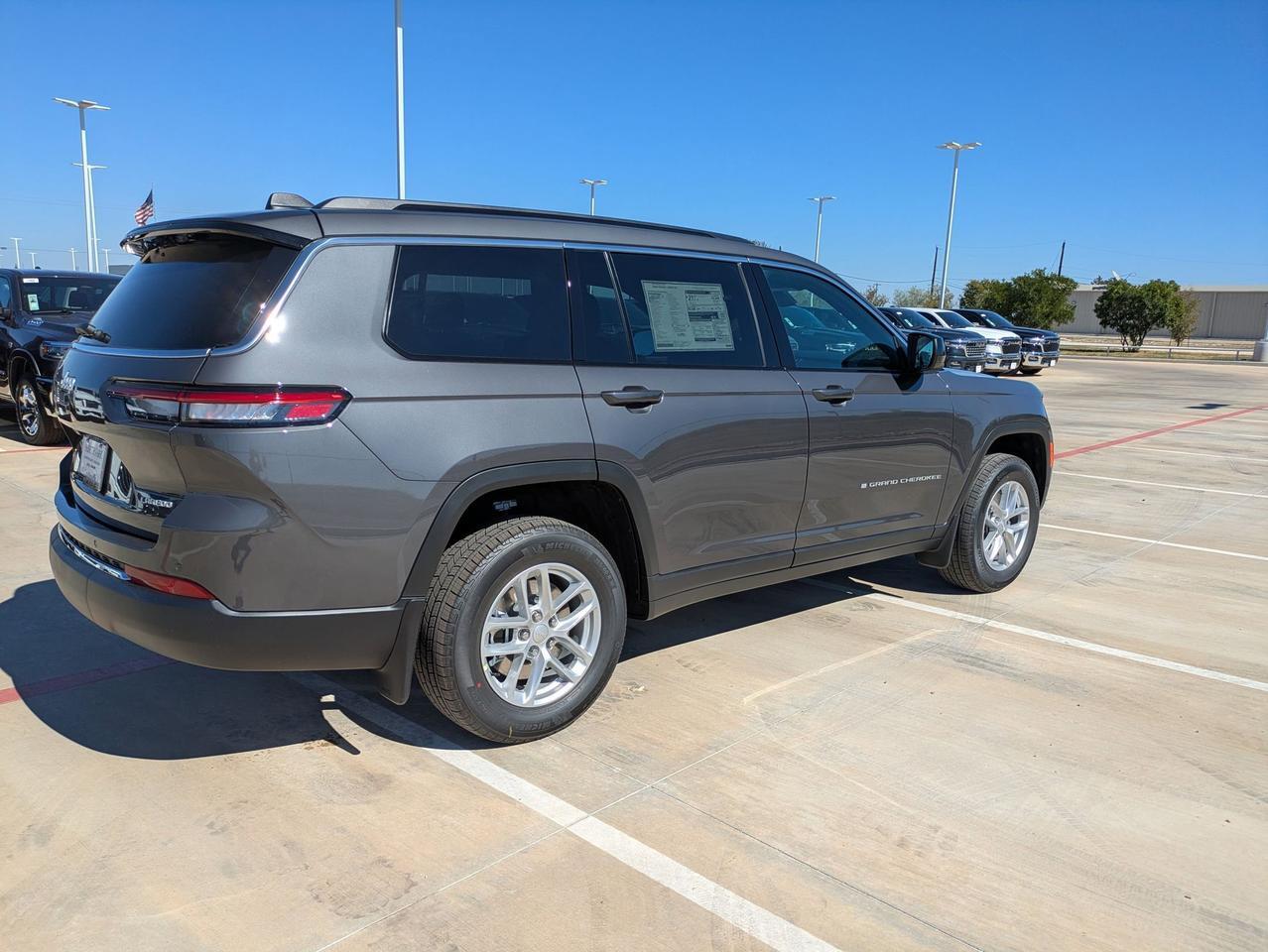 2025 Jeep Grand Cherokee L Laredo X Castroville TX