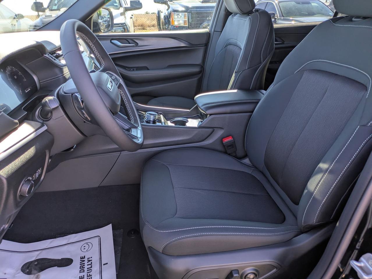 2025 Jeep Grand Cherokee L Laredo X Castroville TX