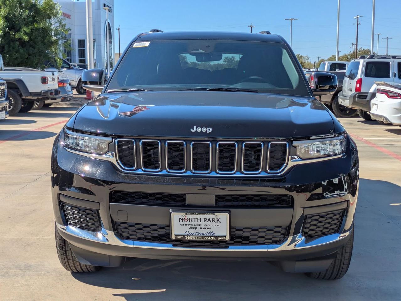 2025 Jeep Grand Cherokee L Laredo X Castroville TX