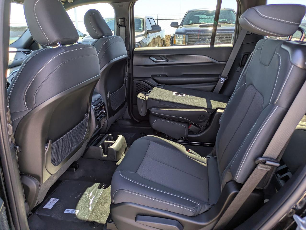 2025 Jeep Grand Cherokee L Laredo X Castroville TX