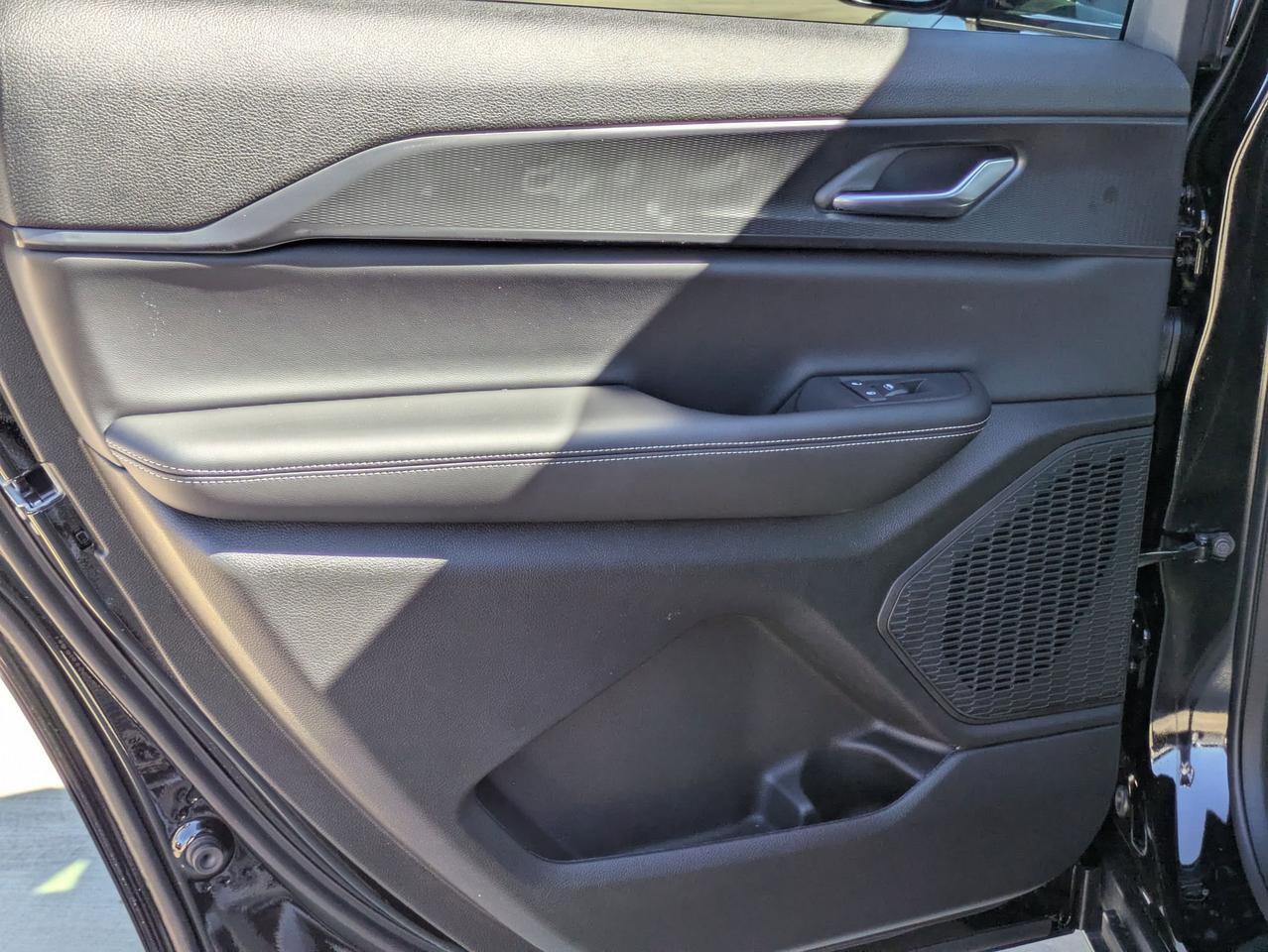 2025 Jeep Grand Cherokee L Laredo X Castroville TX