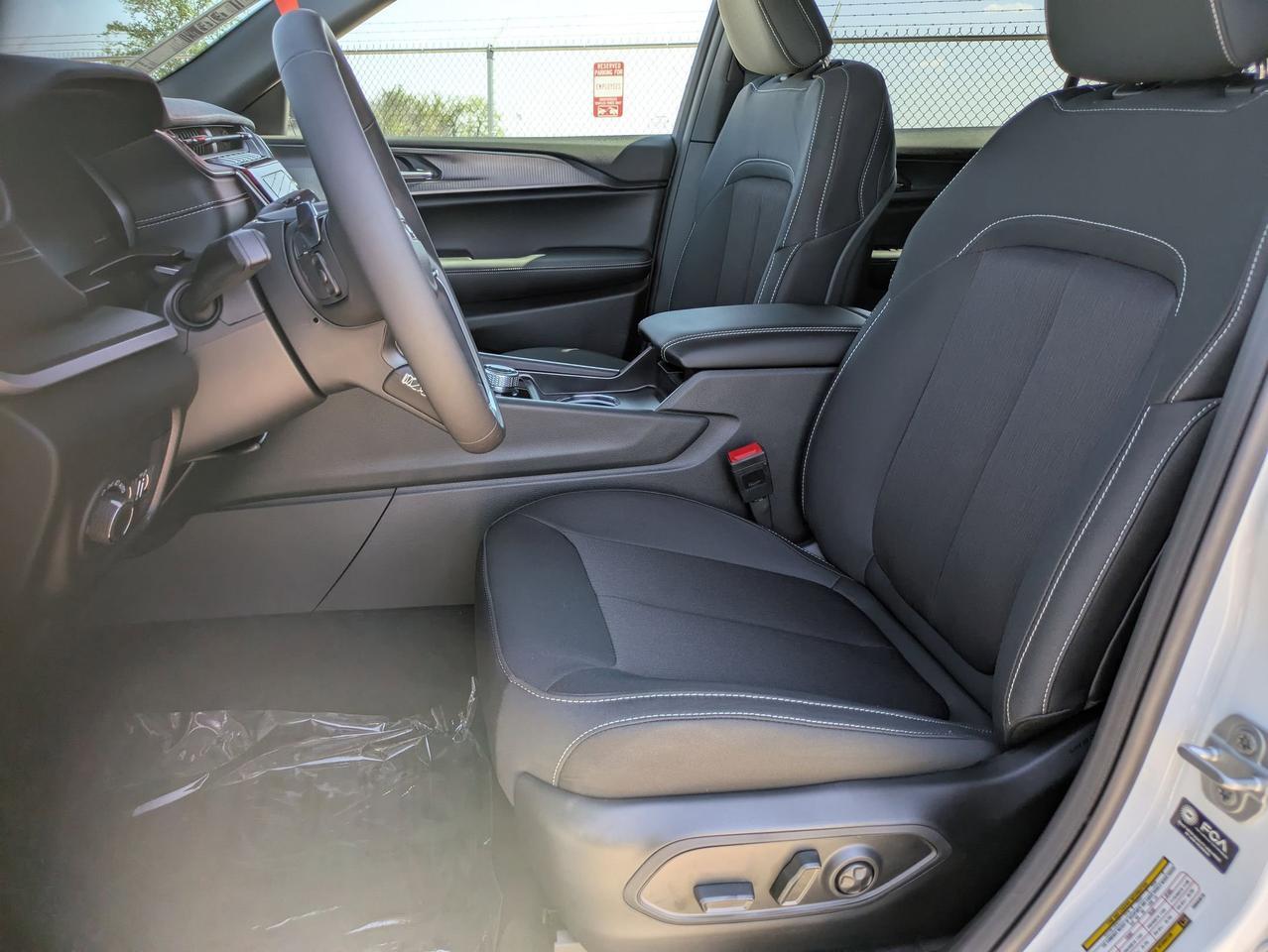 2025 Jeep Grand Cherokee L Laredo X Castroville TX