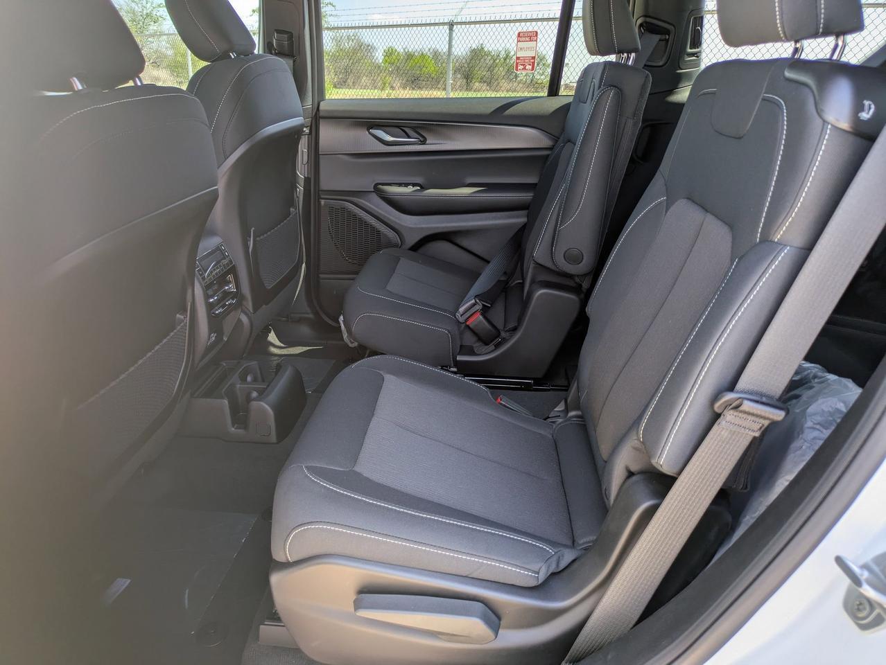 2025 Jeep Grand Cherokee L Laredo X Castroville TX