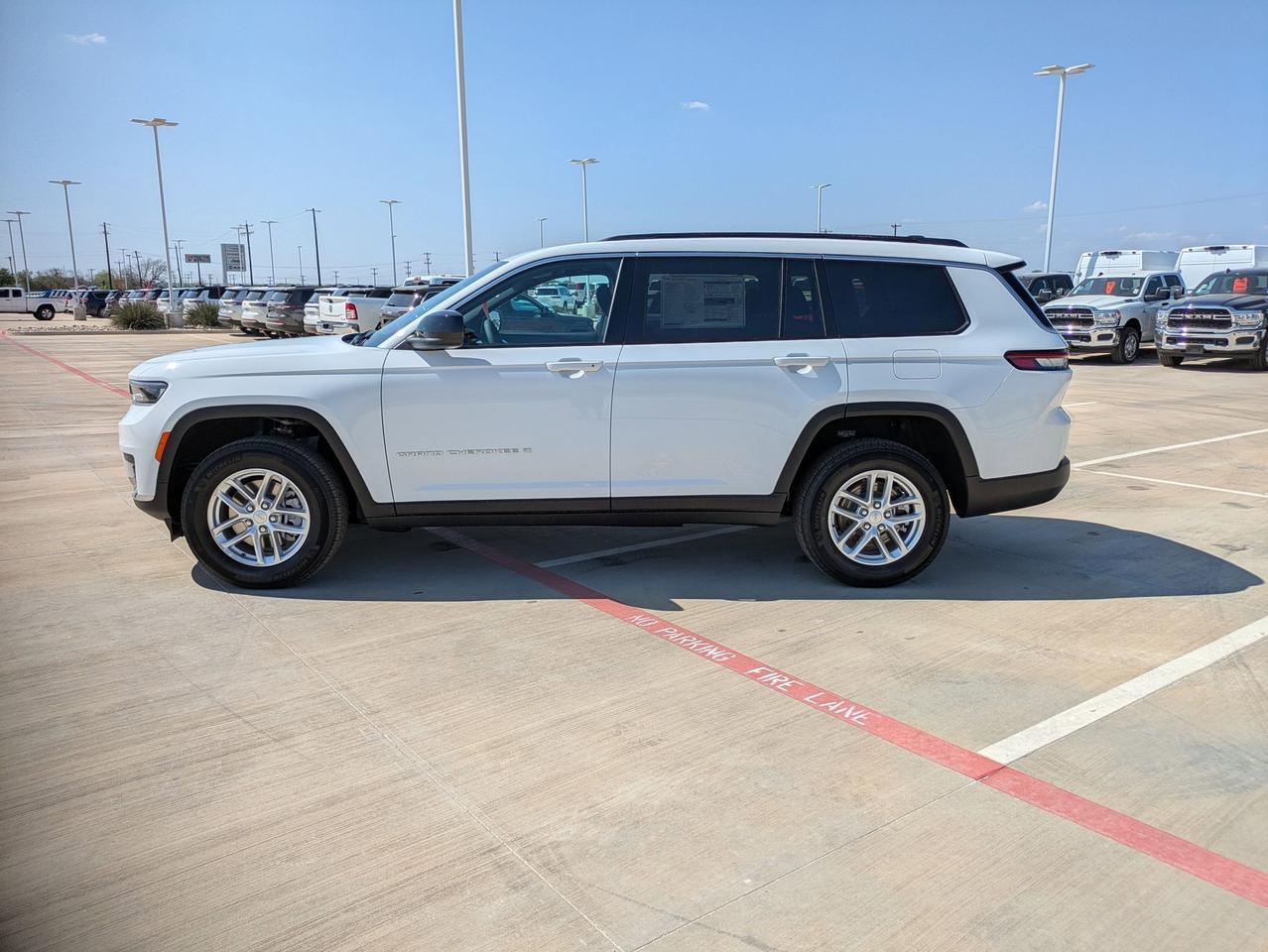 2025 Jeep Grand Cherokee L Laredo X Castroville TX