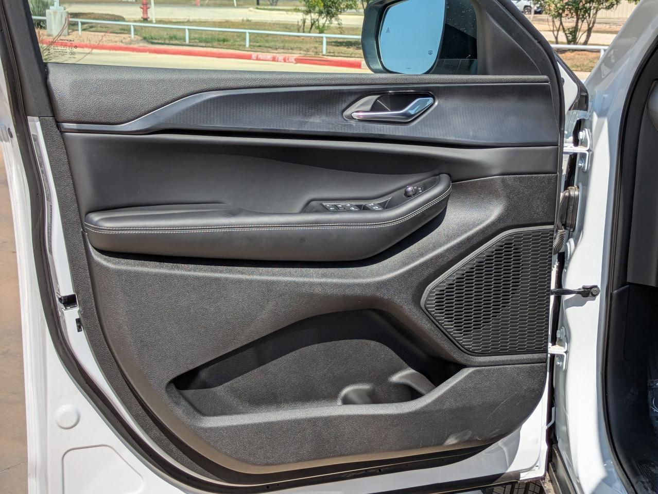 2025 Jeep Grand Cherokee L Laredo X Castroville TX