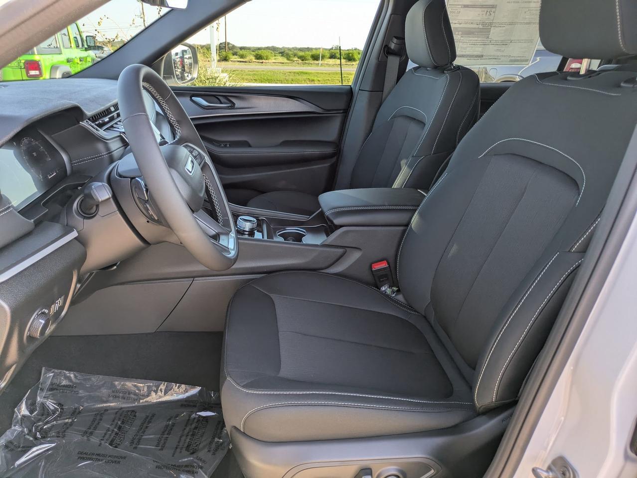 2025 Jeep Grand Cherokee L Laredo X Castroville TX
