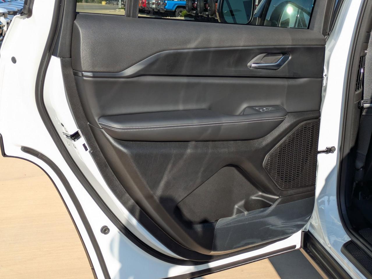 2025 Jeep Grand Cherokee L Laredo X Castroville TX