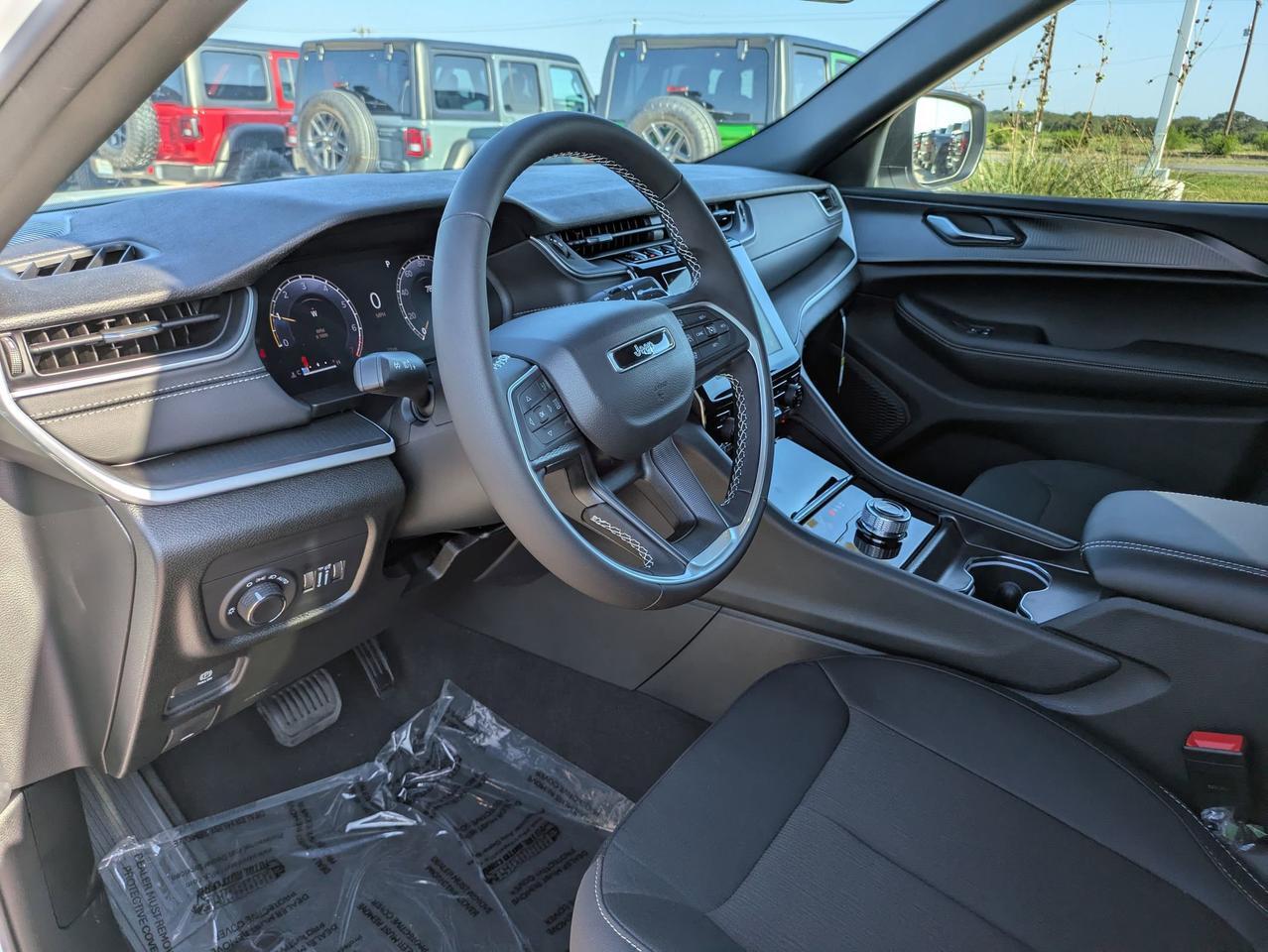 2025 Jeep Grand Cherokee L Laredo X Castroville TX