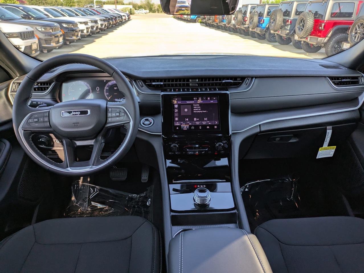 2025 Jeep Grand Cherokee L Laredo X Castroville TX