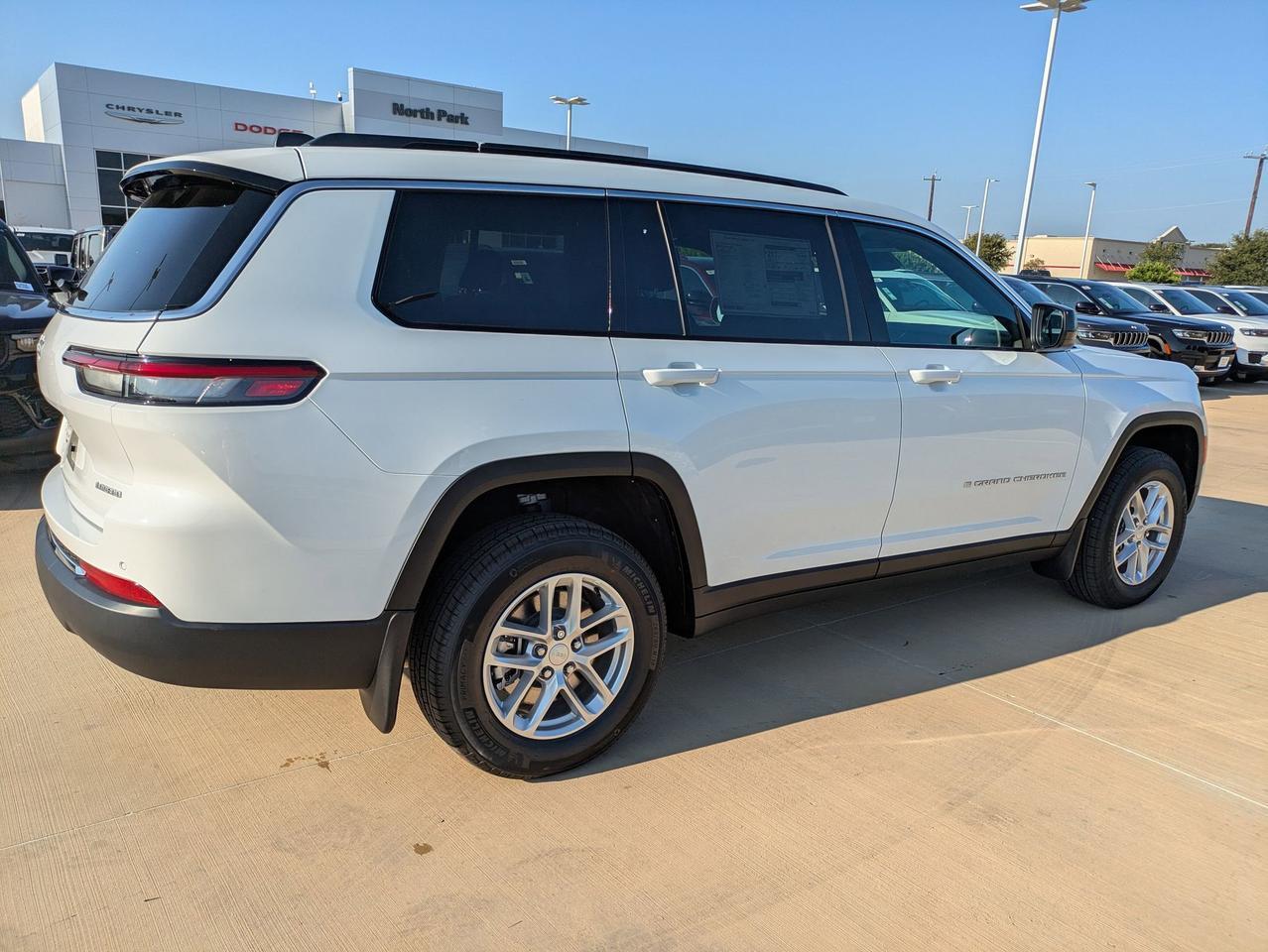 2025 Jeep Grand Cherokee L Laredo X Castroville TX
