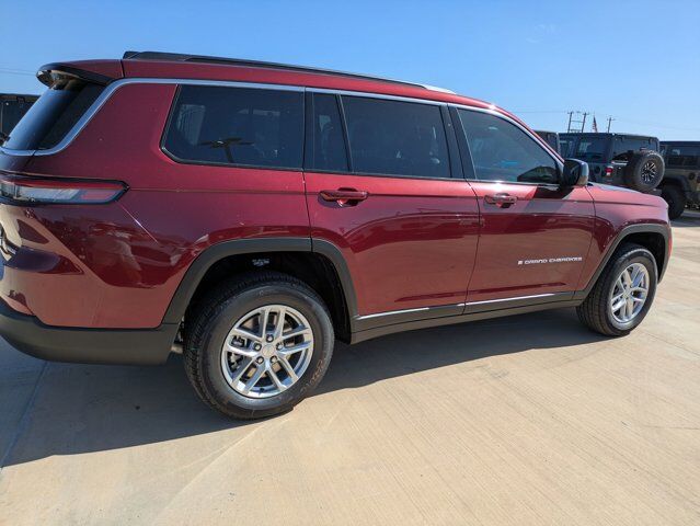 2025 Jeep Grand Cherokee L Laredo X Castroville TX