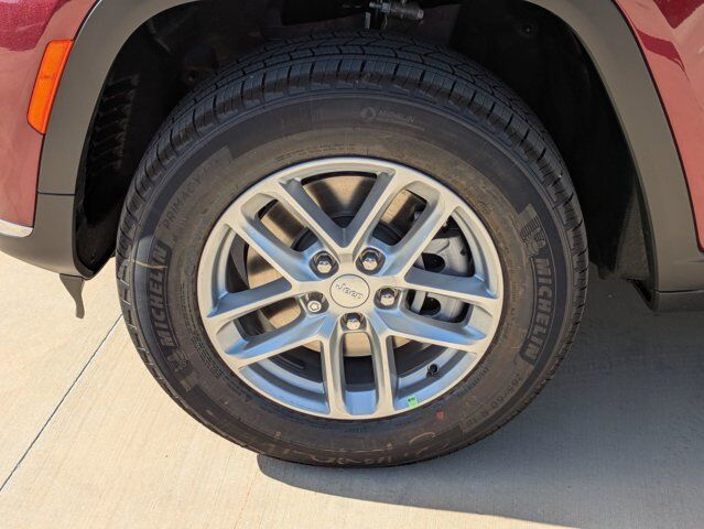 2025 Jeep Grand Cherokee L Laredo X Castroville TX