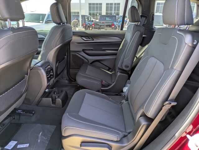 2025 Jeep Grand Cherokee L Laredo X Castroville TX