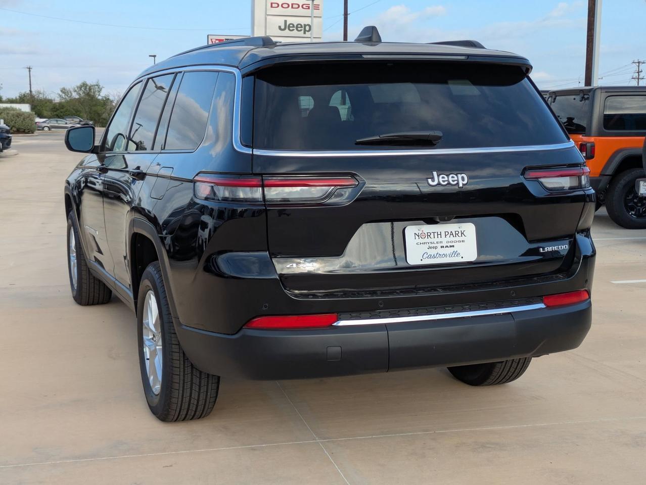 2025 Jeep Grand Cherokee L Laredo X Castroville TX