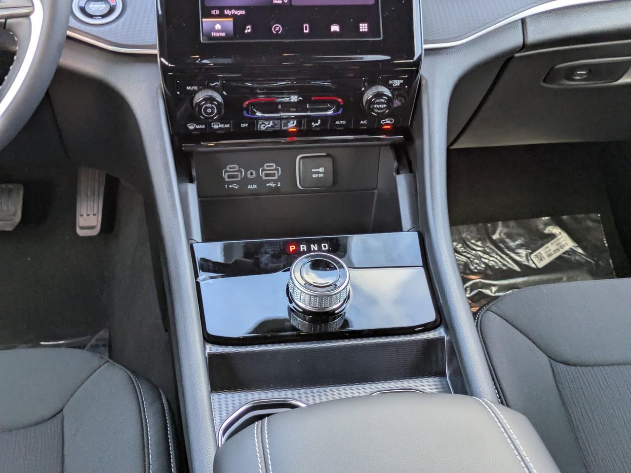 2025 Jeep Grand Cherokee L Laredo X Castroville TX