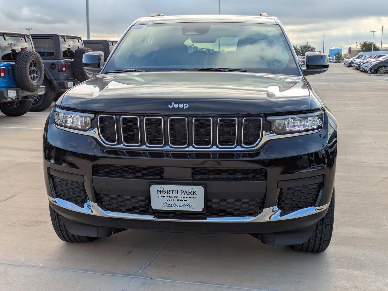 2025 Jeep Grand Cherokee L Laredo X Castroville TX