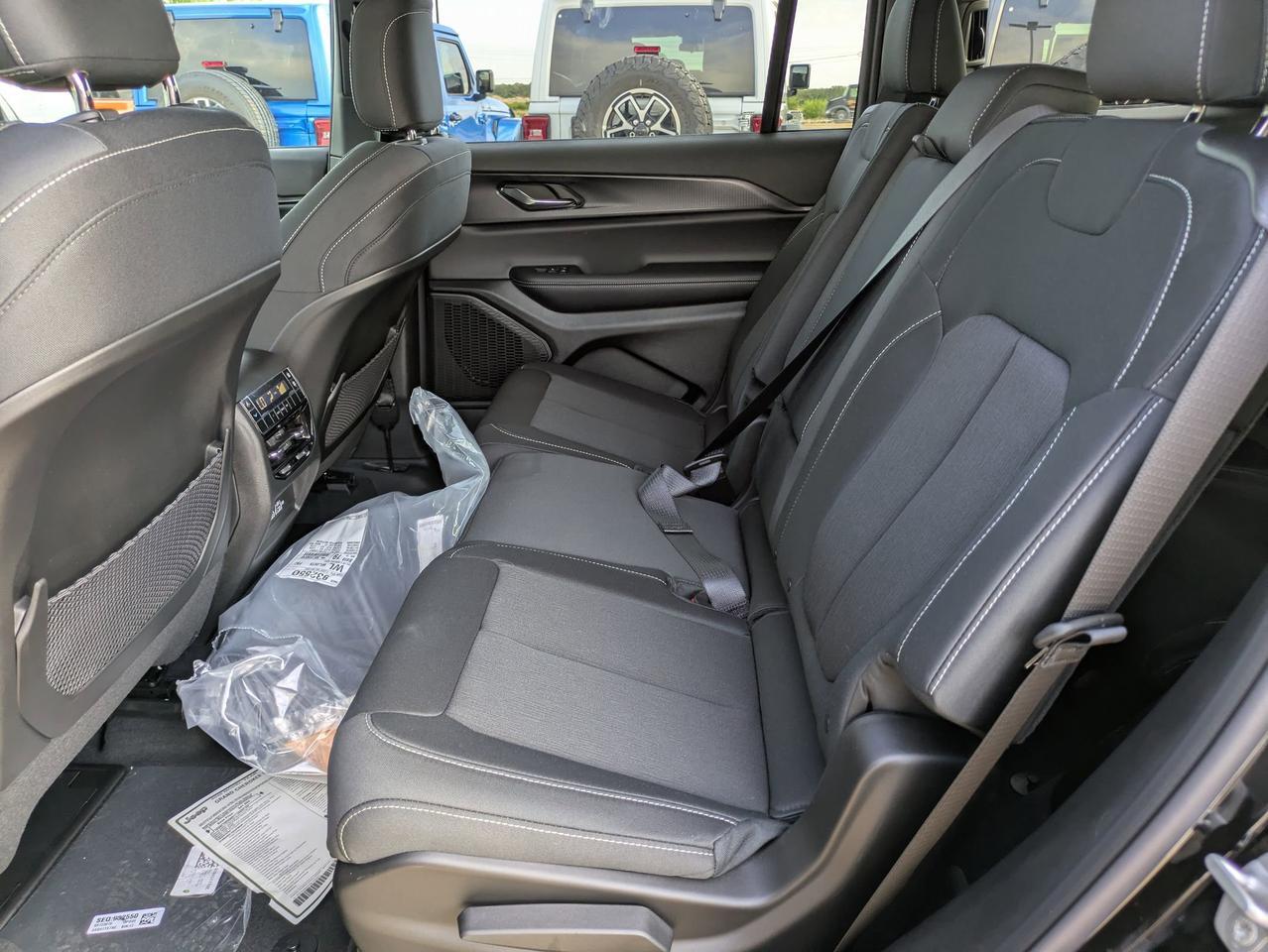 2025 Jeep Grand Cherokee L Laredo X Castroville TX