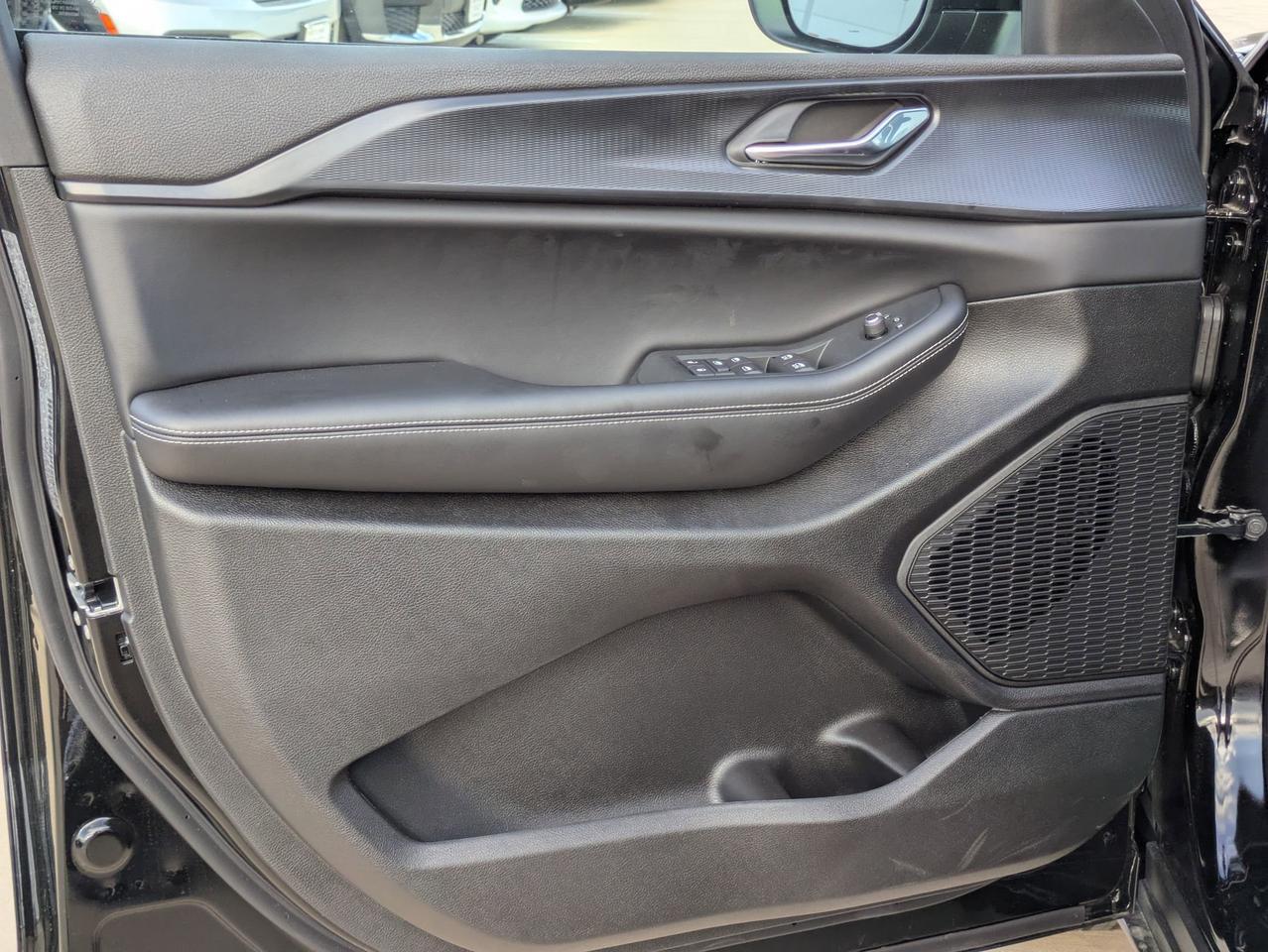 2025 Jeep Grand Cherokee L Laredo X Castroville TX
