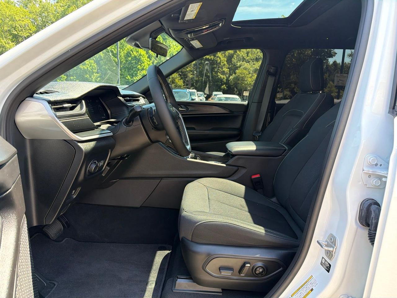 2025 Jeep Grand Cherokee L Laredo Ashland VA