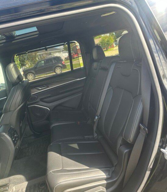 2025 Jeep Grand Cherokee L Limited 4WD | V6 | Low KMs | 7 Passenger | Heated Seats | Power Liftgate | Capri Leatherette Redwater AB